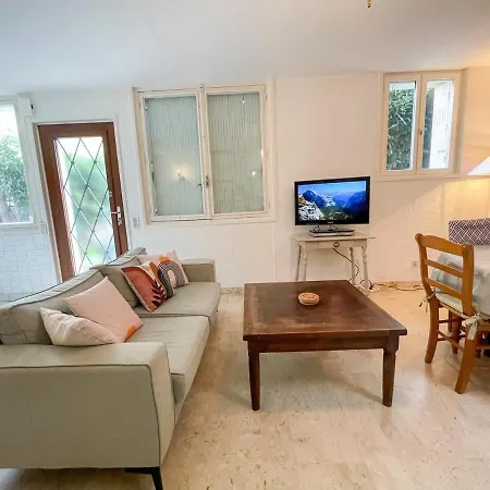 Apartment Au Coin Ponot - Jardin, Wifi, Parking Gratuit