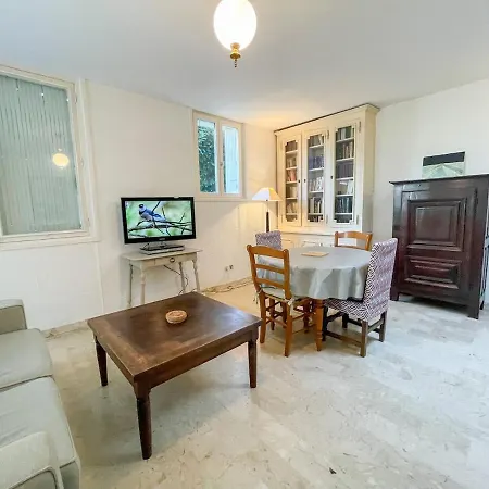 Apartment Au Coin Ponot - Jardin, Wifi, Parking Gratuit